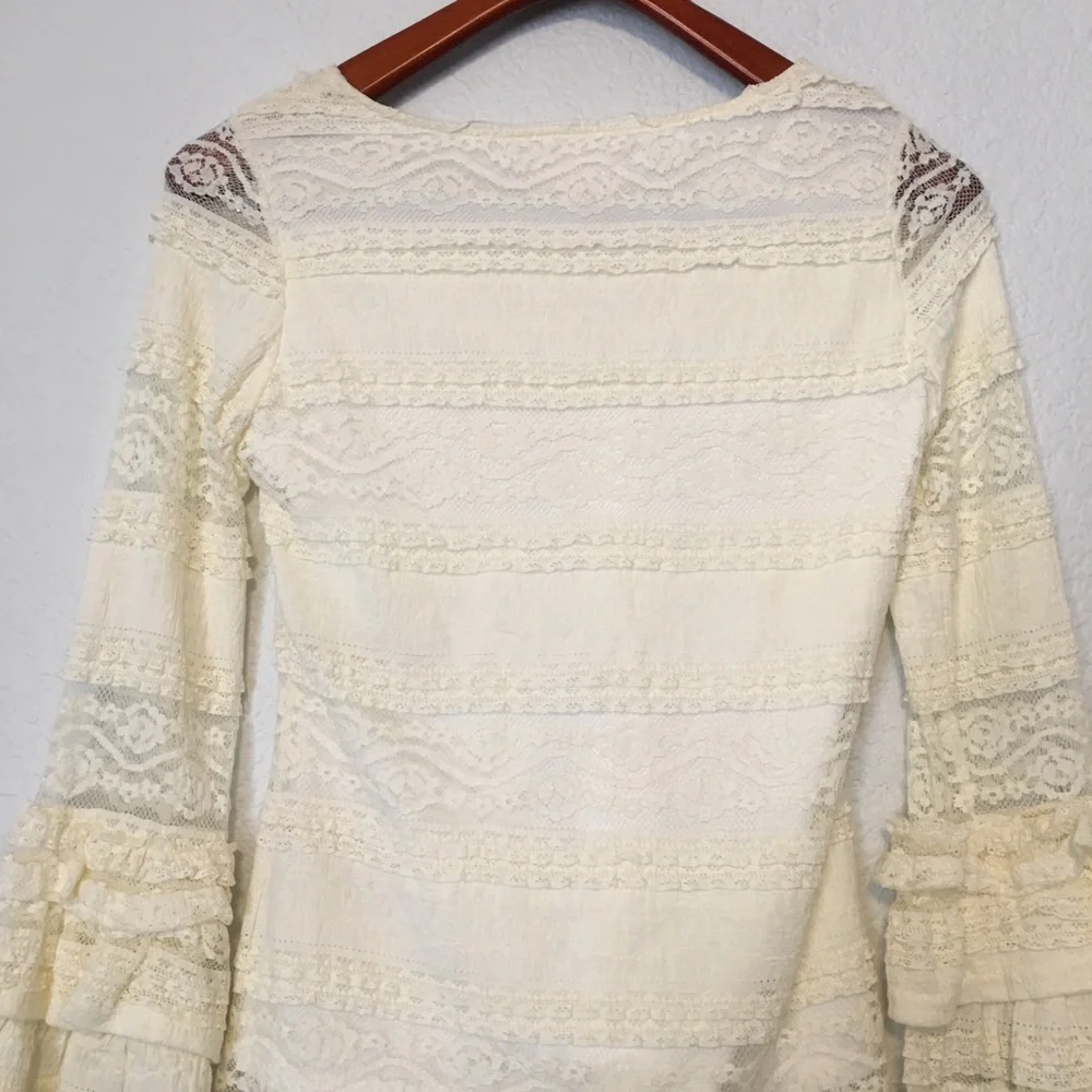 NWT Nanette Lepore Cream Lace Top